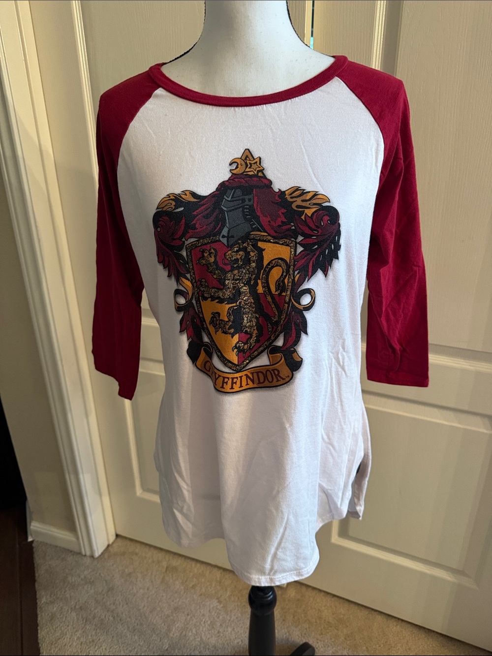 Universal Studios Harry Porter Gryffindor Raglan Tee - Size Large